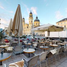 Outside View Virtual Tour Tambosi Munich certified by Google Street View
