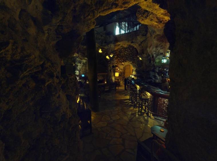 Ali Barbours Cave Restaurant Diani Beach Matterport Virtual Tour Kenya | 360INT