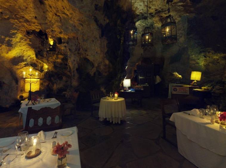 Ali Barbours Cave Restaurant Diani Beach Matterport Virtual Tour Kenya | 360INT