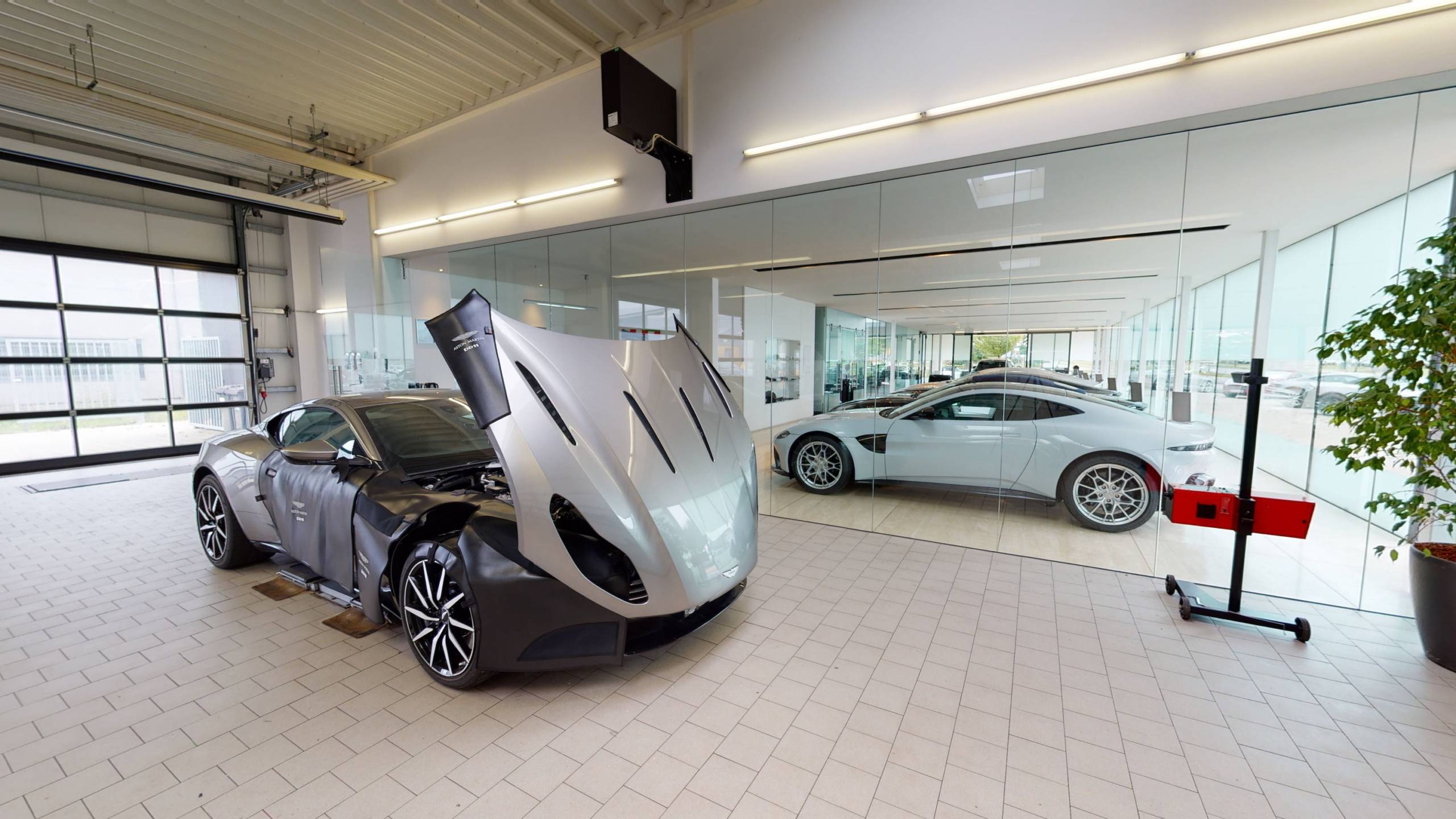 Aston Martin Memmingen Virtual Tour | 360INT