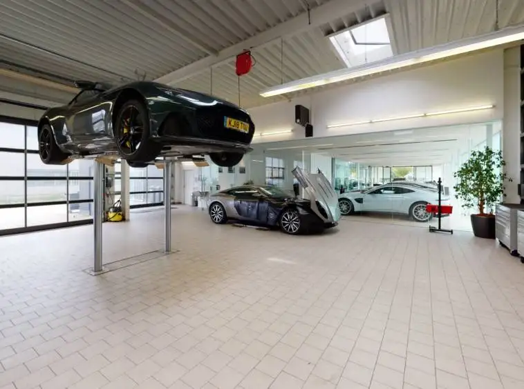 Aston Martin Memmingen Virtual Tour | 360INT