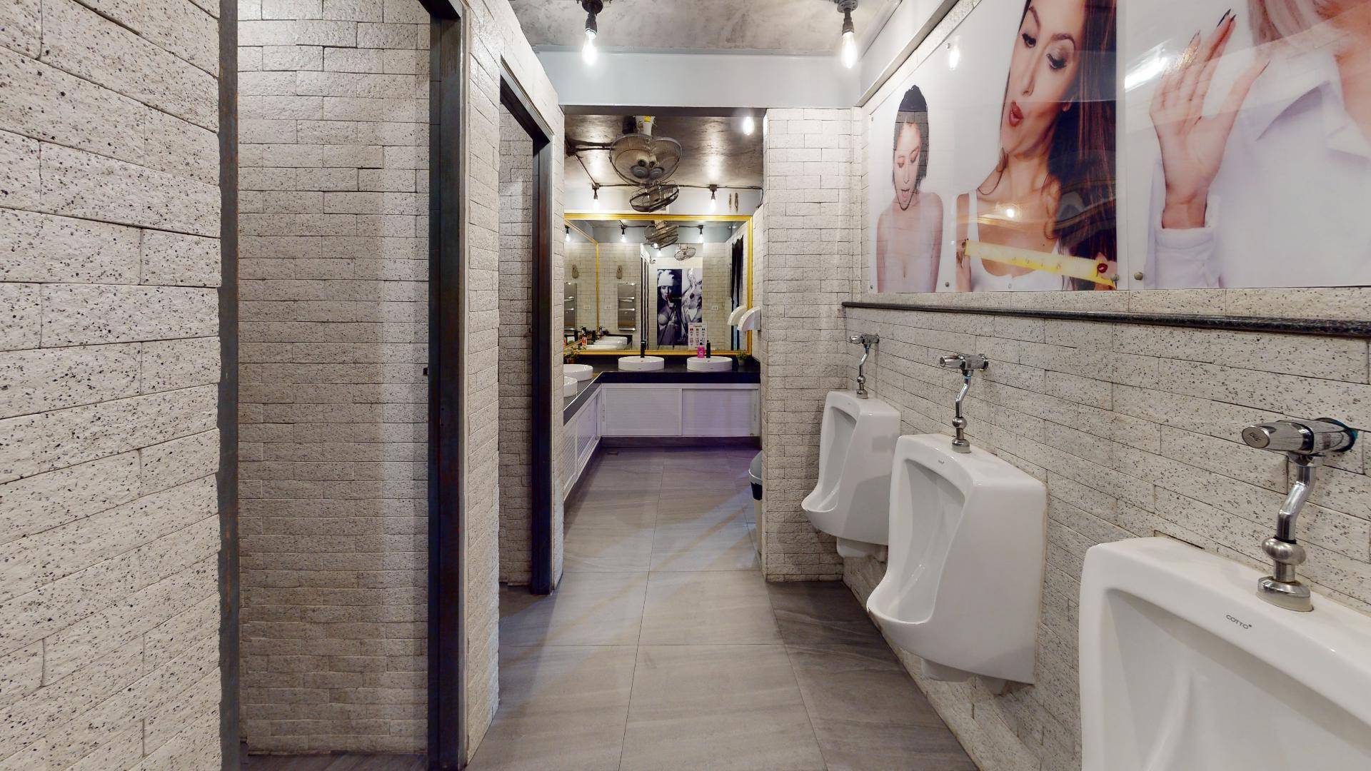Bar Funk Patong Bangla Road Phuket virtual tour | 360INT